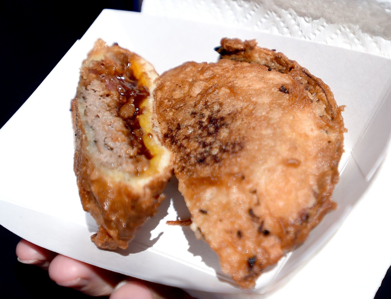 Bucking Bronco Cowpie burger, 2015